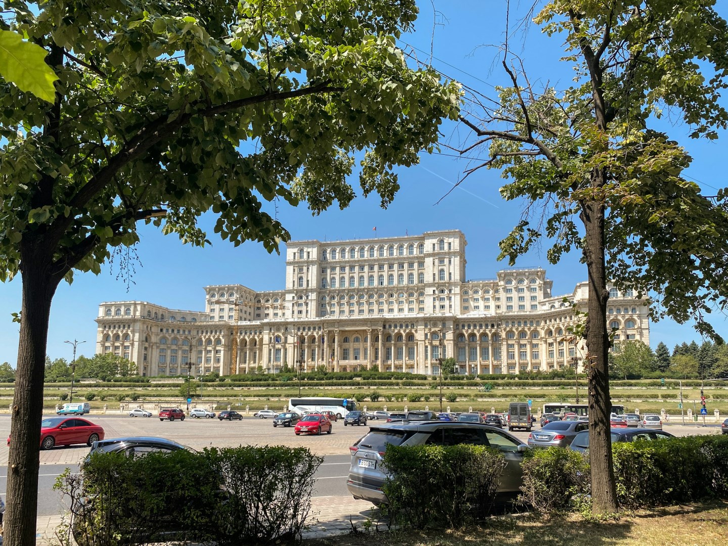 Palace of Parliament - Photo Credit: Photo by Linda Gerbec on Unsplash