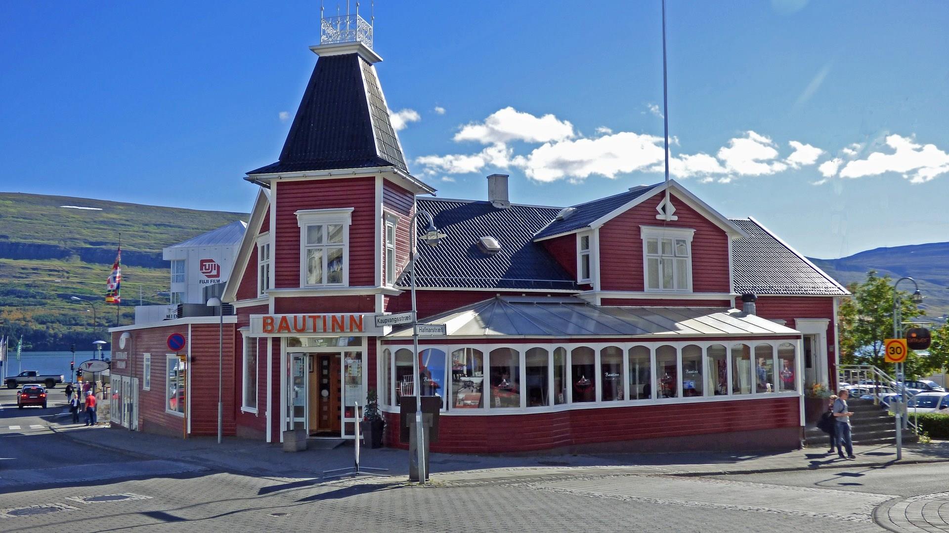 Akureyri, Iceland Akureyri, Iceland - Photo Credit: Arvid Olson