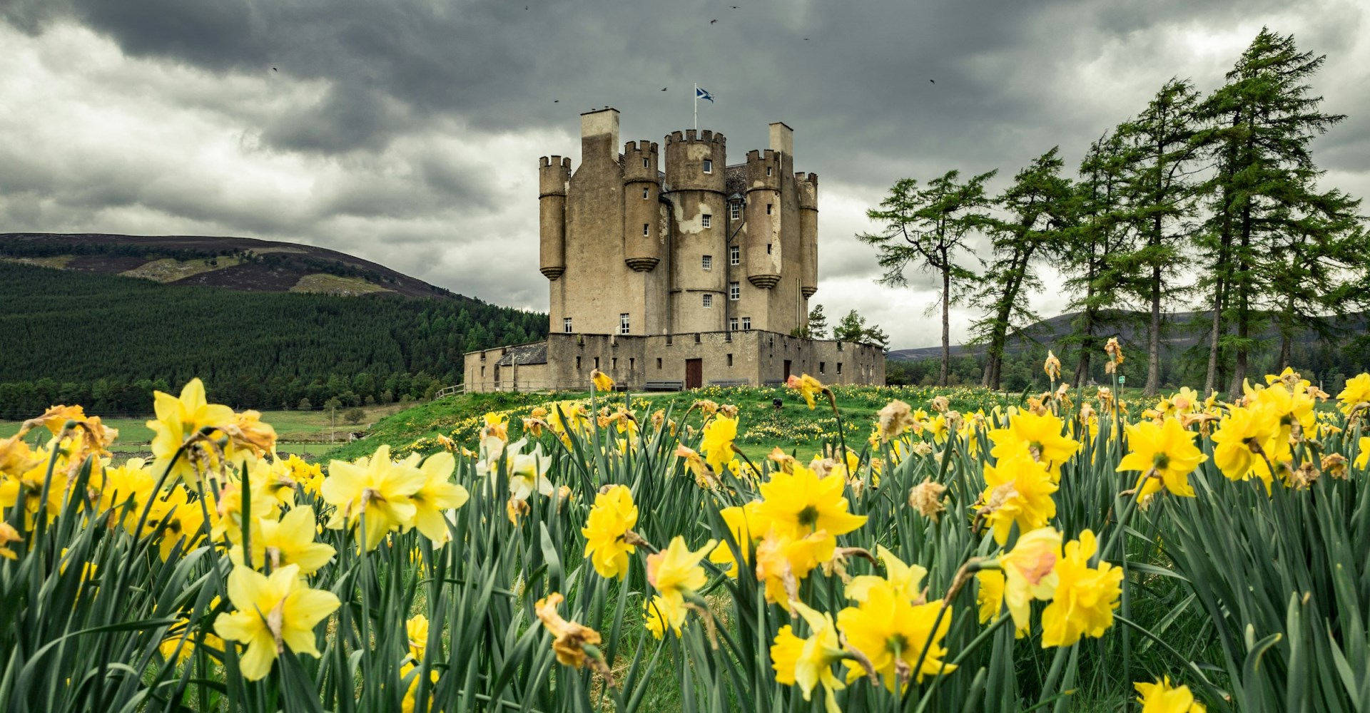 Braemar Castle - Photo Credit: Photo by Arnaud Mariat on Unsplash