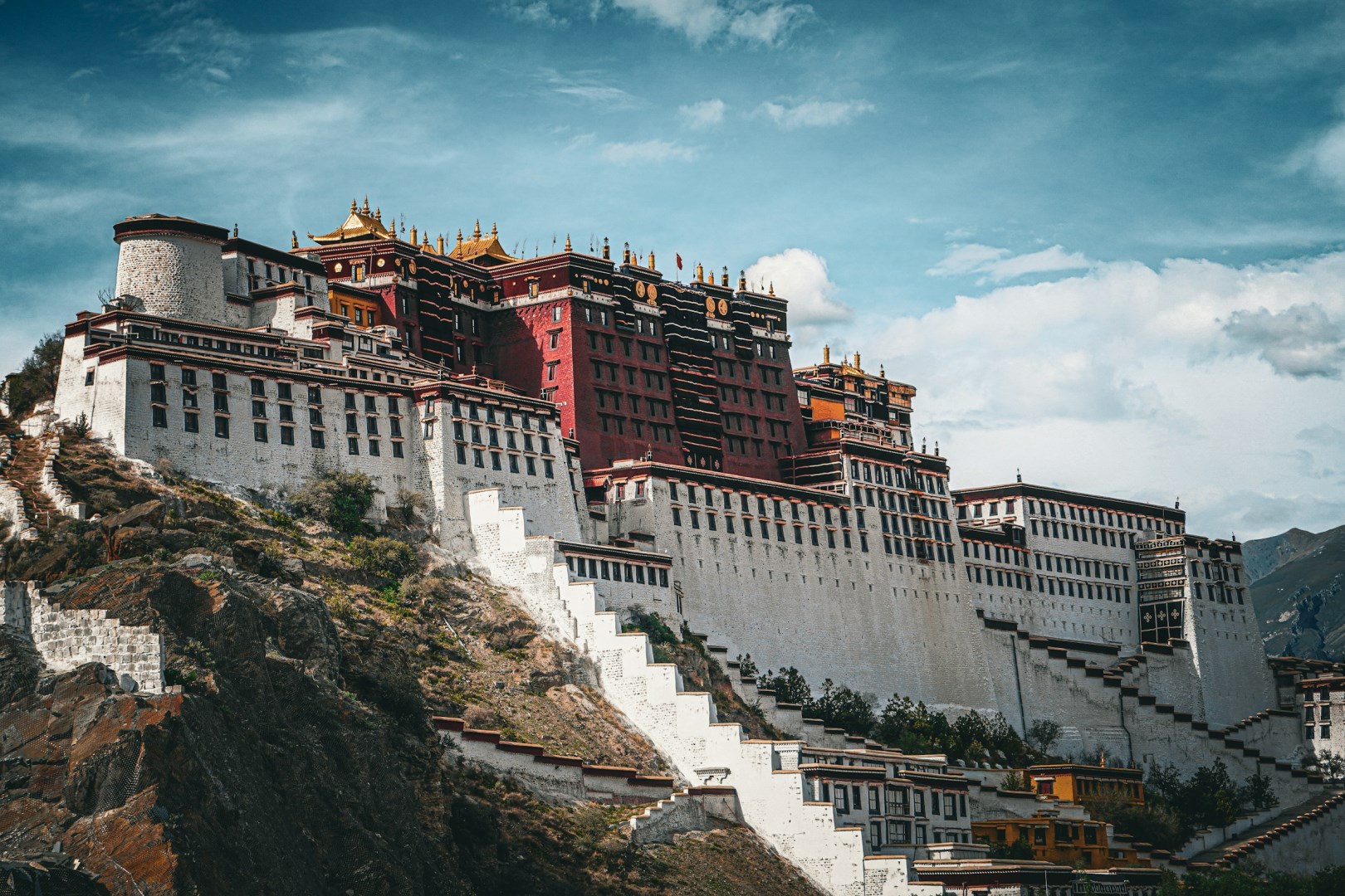Potala Palace - Photo Credit: Photo by Mauricio Manzato on Unsplash
