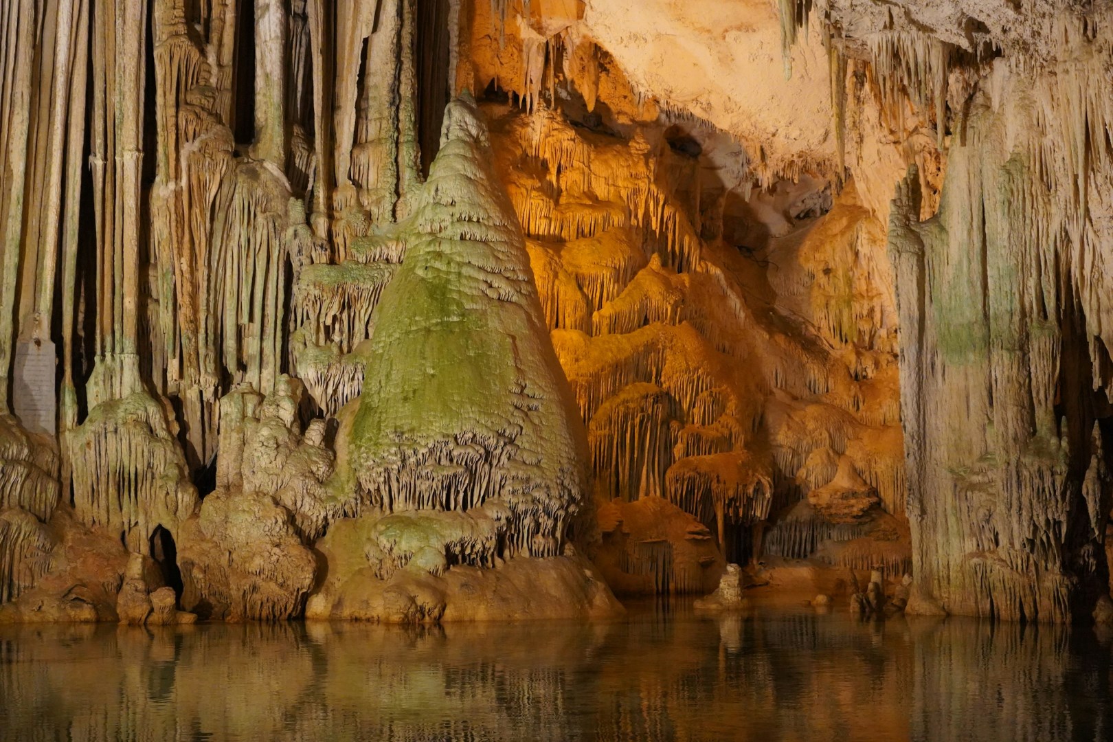 Grotta Netuno - Photo Credit: Photo by Jürgen Scheeff on Unsplash