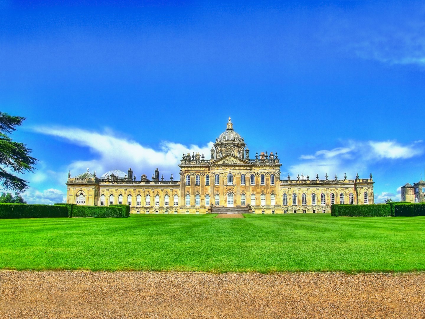 Castle Howard - Photo Credit: Photo by Ben Maffin on Unsplash