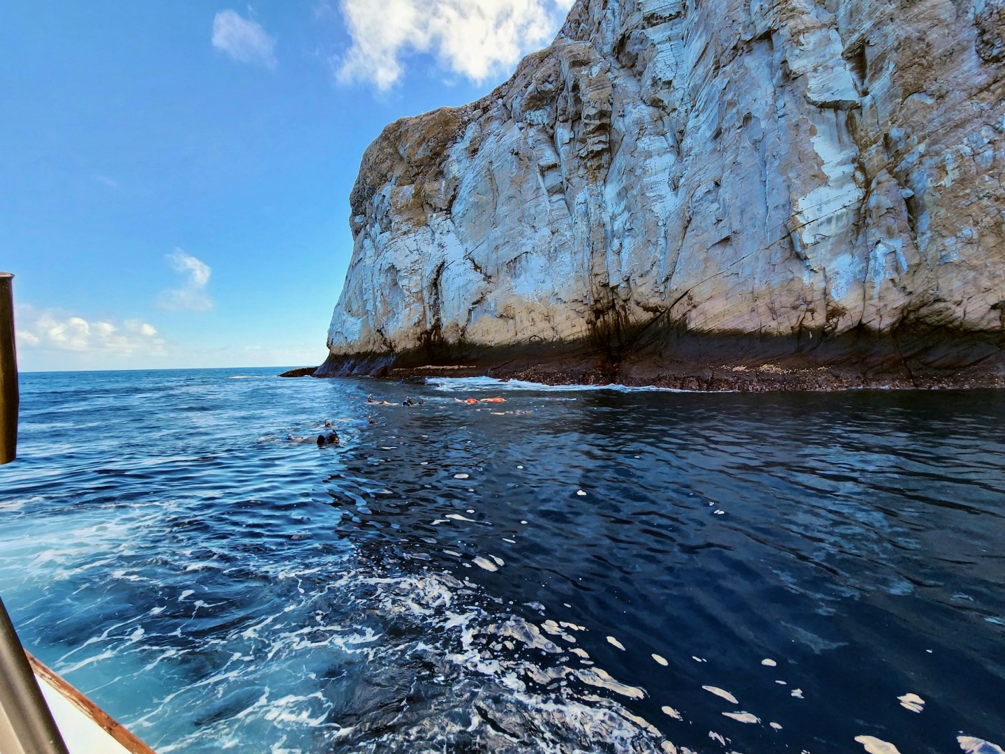 Kicker Rock - Photo Credit: Photo by Nicolas Martin on Unsplash