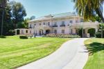 Tournament house for the Tournament of Roses. The former Wrigley mansion. - Photo Credit: Photo by Laurel and Michael Evans on Unsplash