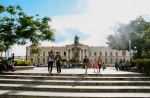 Plaza Gerardo Barrios y Palacio Nacional de El Salvador - Photo Credit: Photo by Mauricio Cuéllar on Unsplash