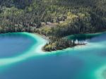 Emerald Lake - Photo Credit: Photo by Elvis Liang on Unsplash