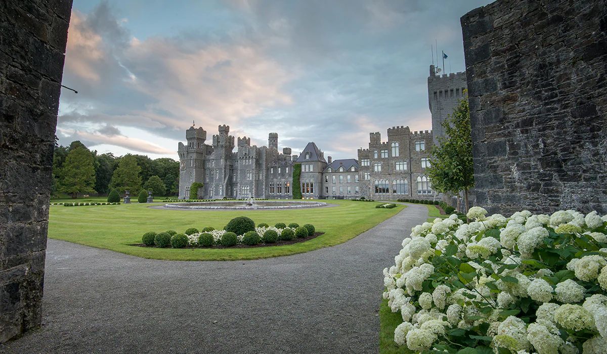Ireland Luxury Castle Tour with Private Driver/Guide - 7 Night Customizable Itinerary