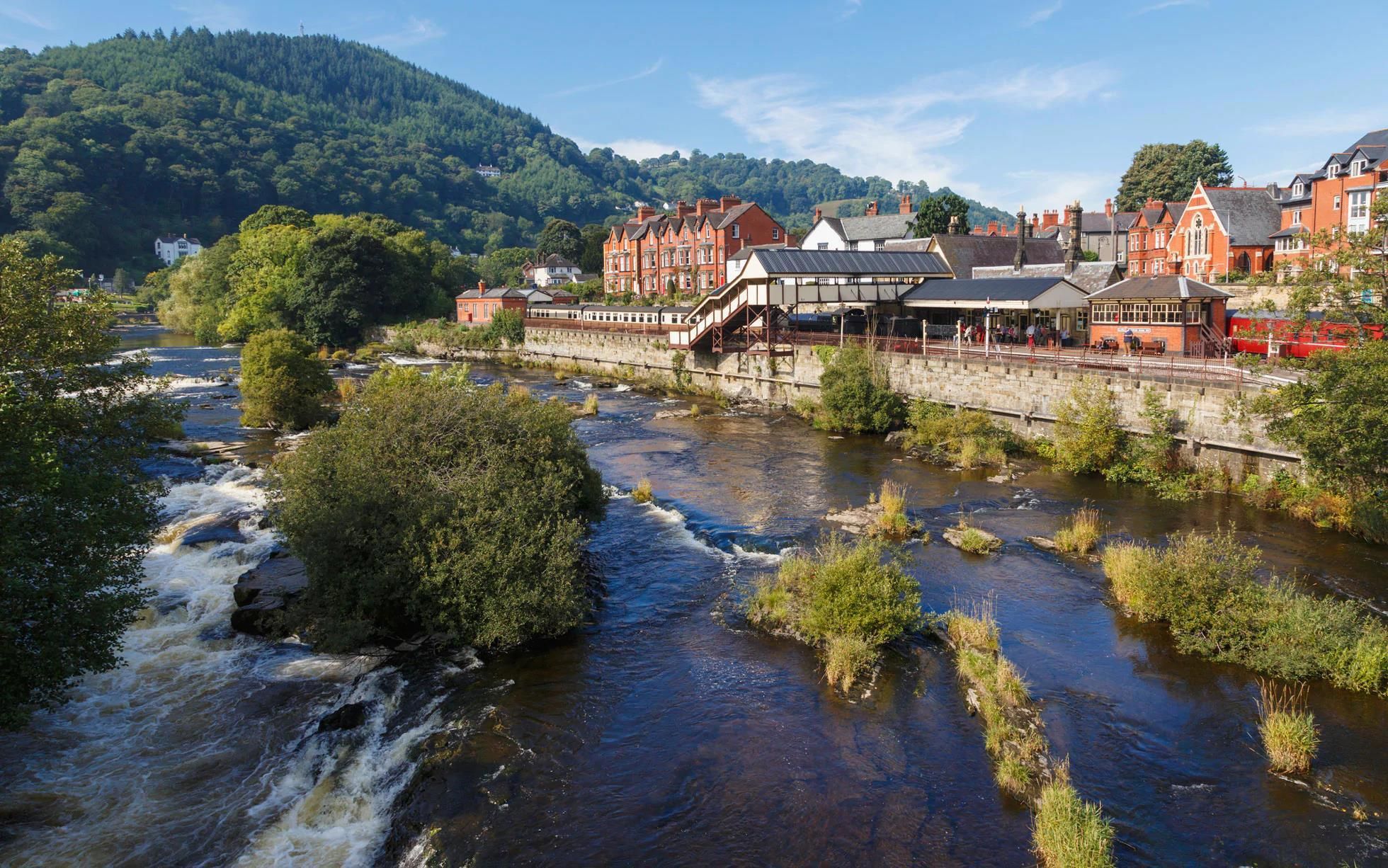 The Wonders of Wales Tour with Private Driver/Guide - 7 Night Customizable Itinerary