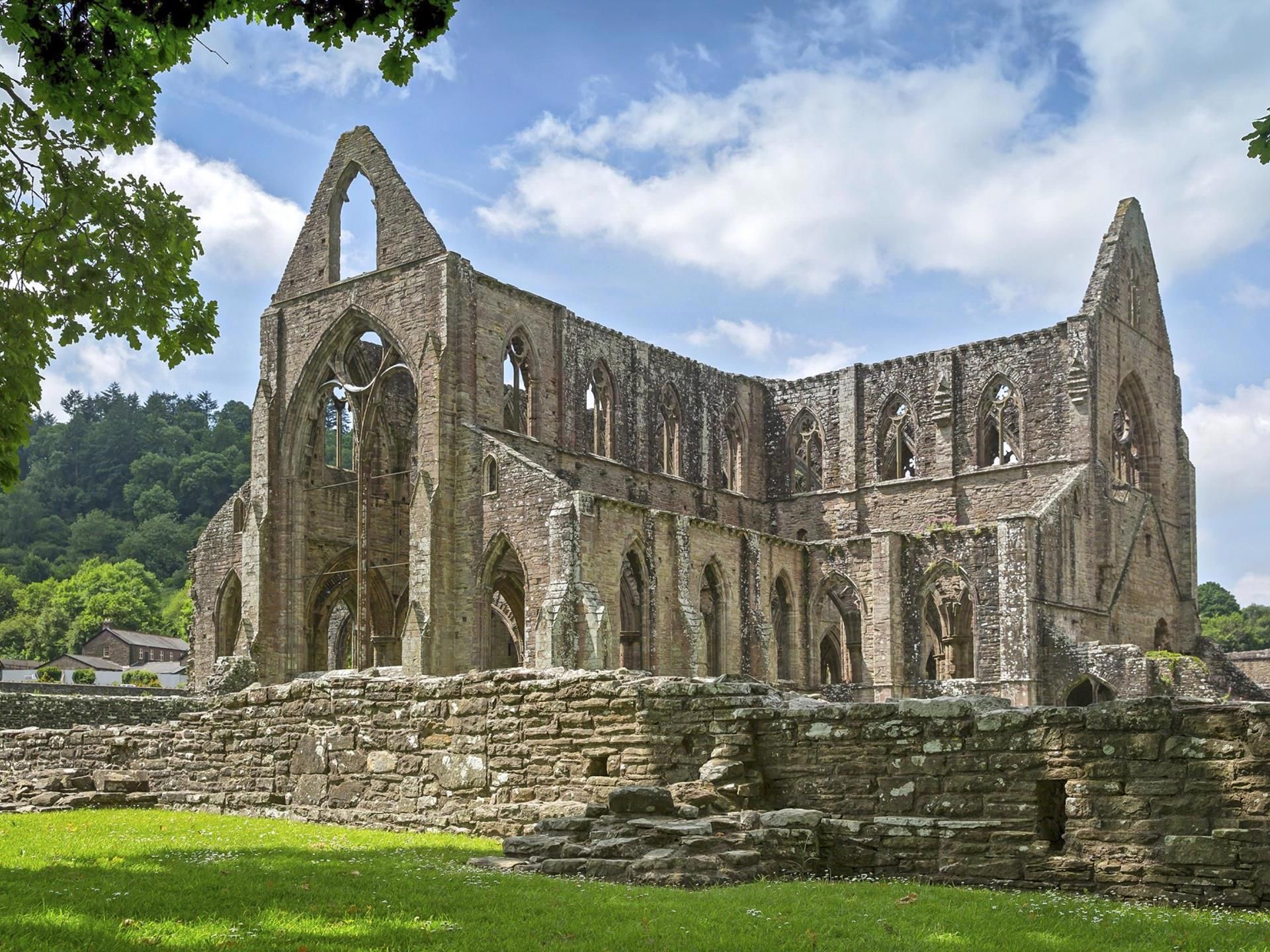 The Wonders of Wales Tour with Private Driver/Guide - 7 Night Customizable Itinerary