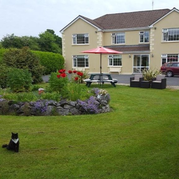CO.GALWAY - OUGHTERARD - RIVERWALK HOUSE B AND B