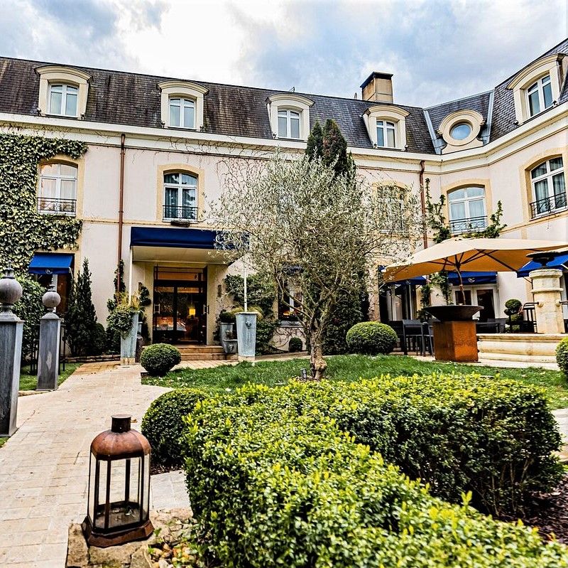 BEAUNE - CEDRE HOSTELLERIE AND SPA