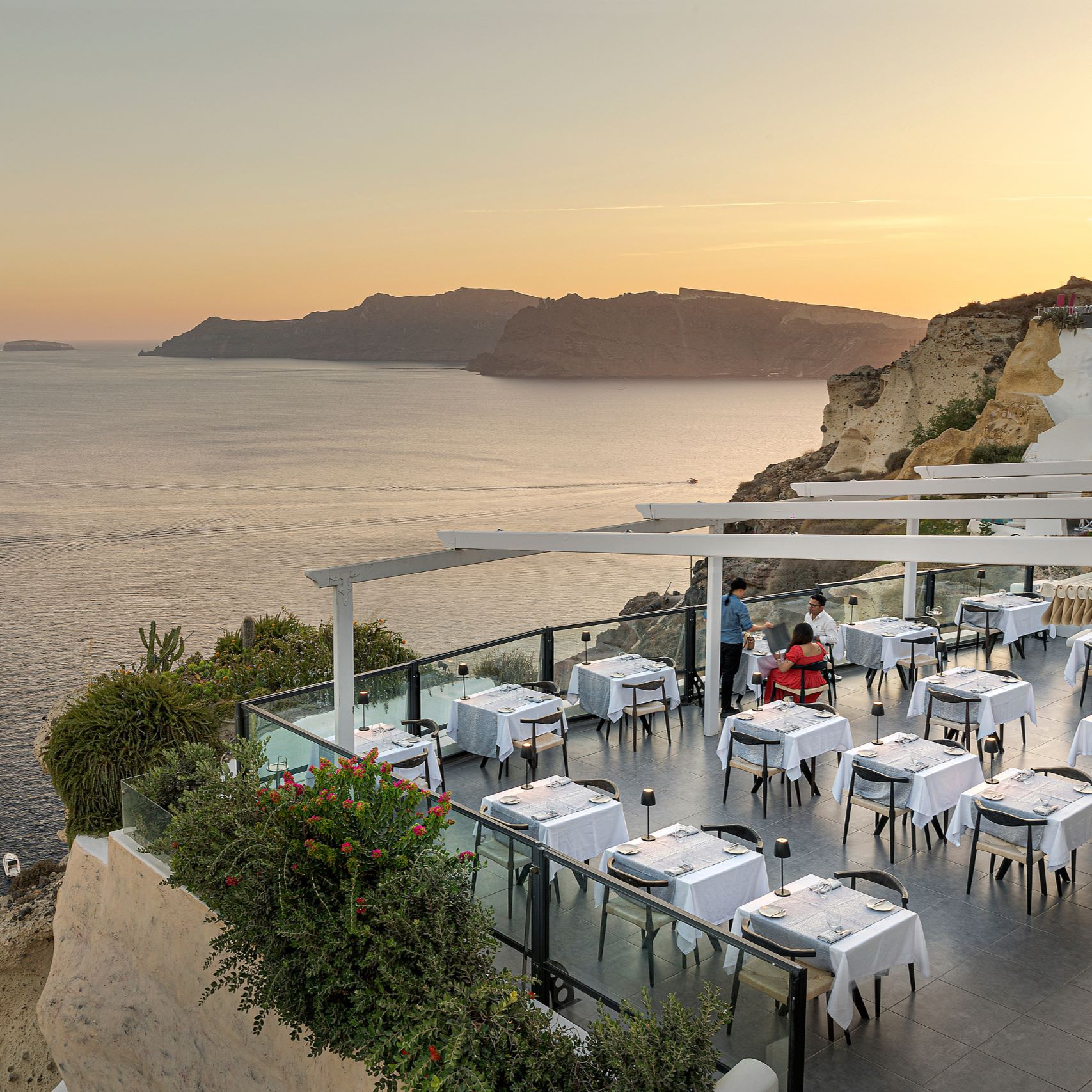 Santorini Secret Suites & Spa