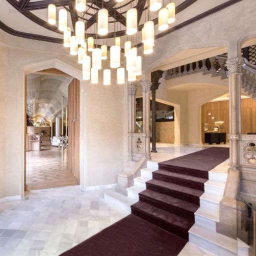 Monument Hotel