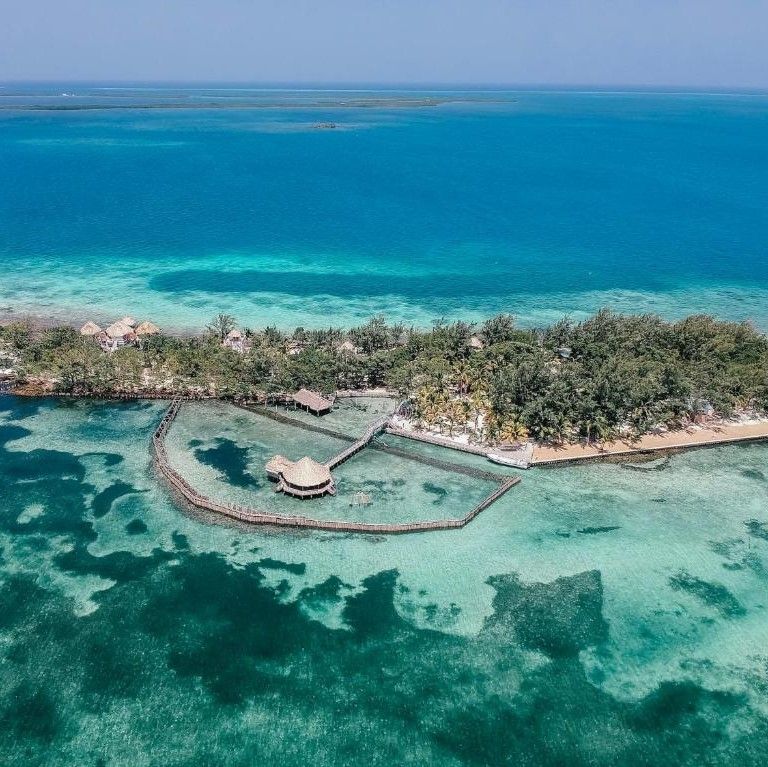 DANGRIGA - THATCH CAYE RESORT