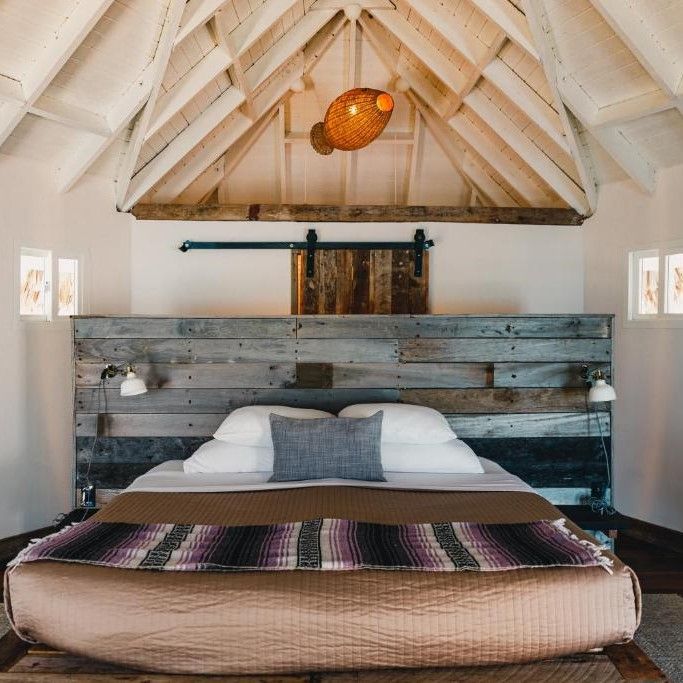 Thatch Caye Resort