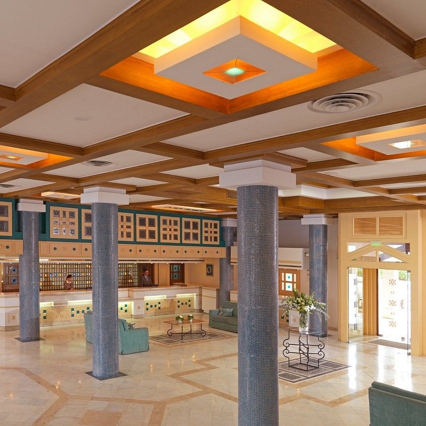 Nana Royal Hotel