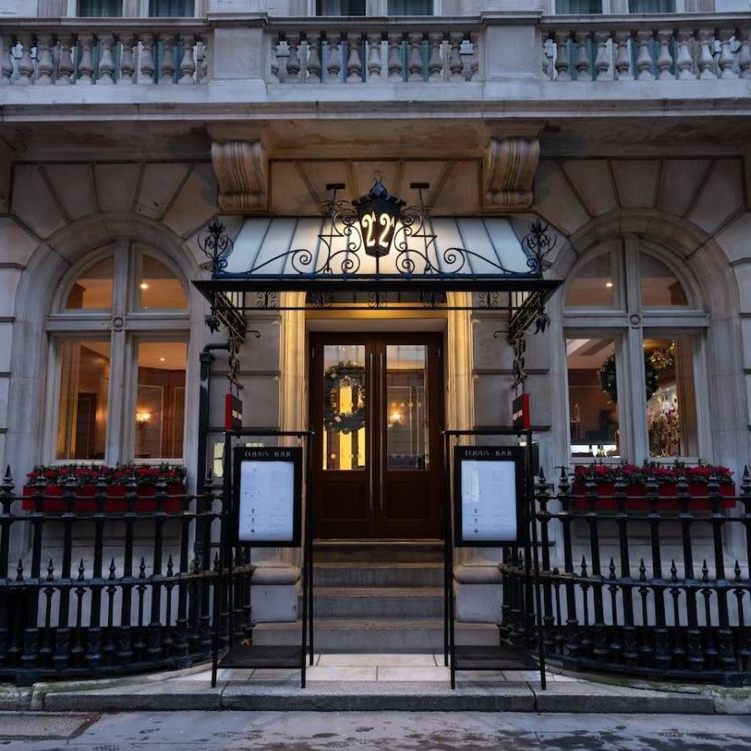 LONDON - THE ROYAL HORSEGUARDS HOTEL