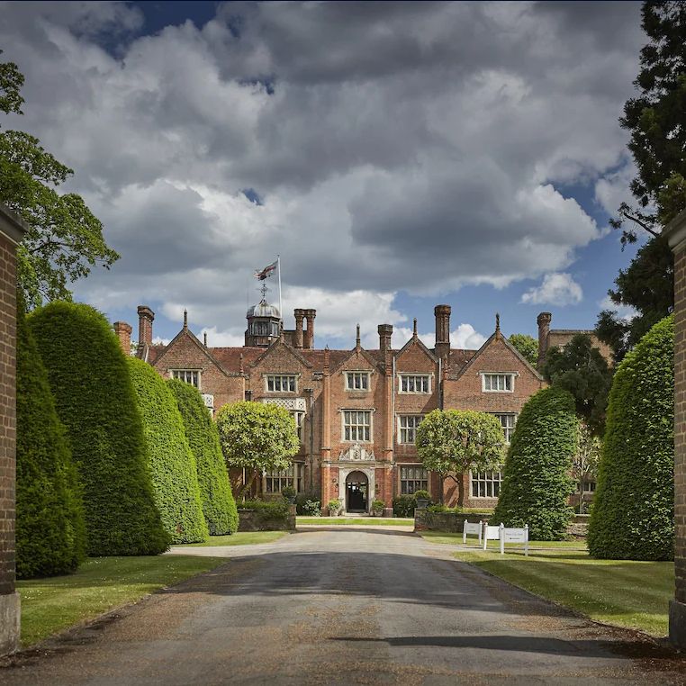 LONDON HEATHROW AIRPORT - GREAT FOSTERS