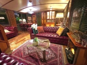 Elegance: An Exclusive Canal Cruise of Mahogany, Moonlight and Bordeaux