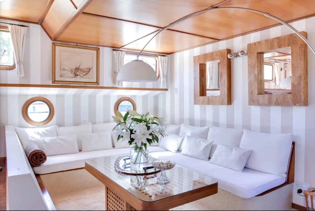 Espérance: A Sunlit Cruise Through Languedoc’s Wine and Heritage Lands