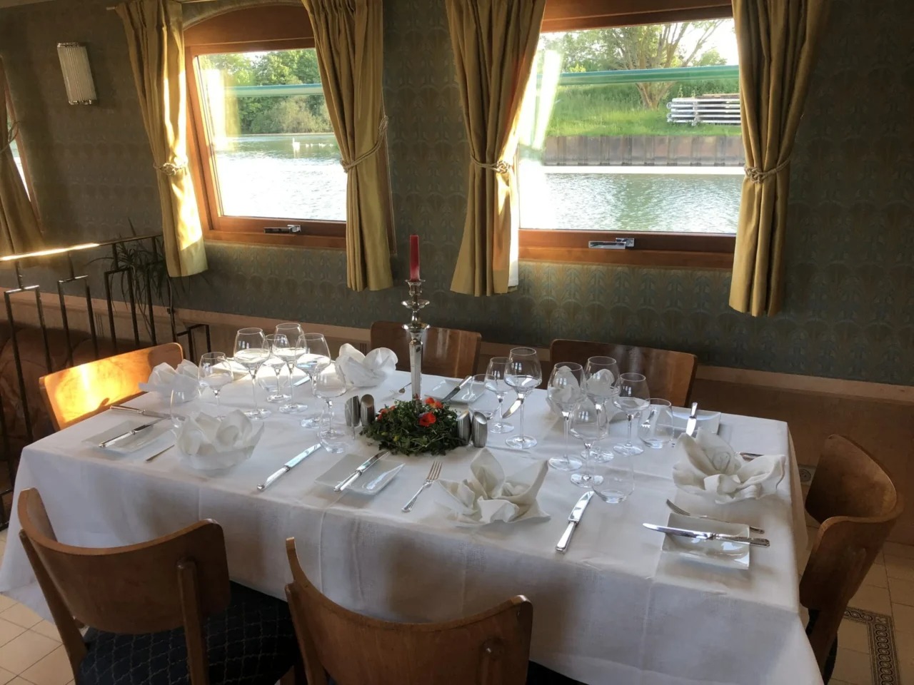 Saroche: A Classic French River Cruise of Culinary Excellence and Serenity