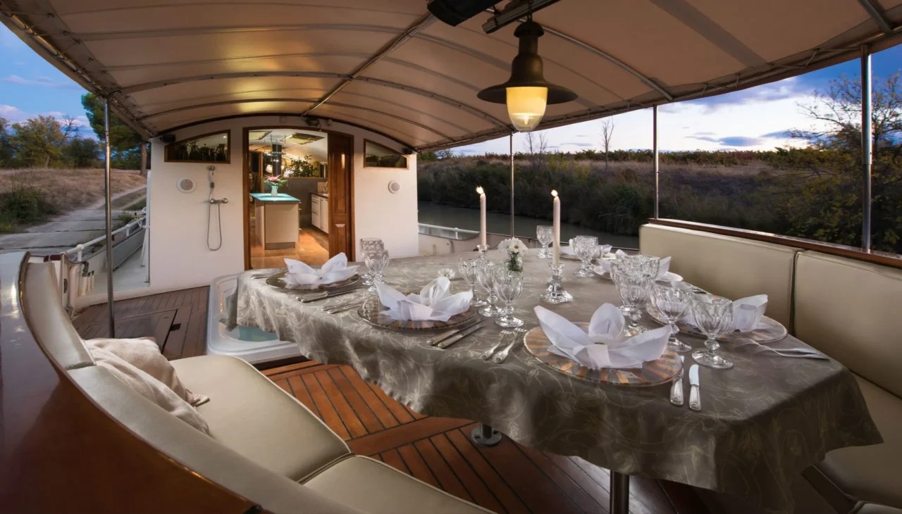 Roi Soleil: A Radiant Cruise Through the Canal du Midi’s Timeless Scenery