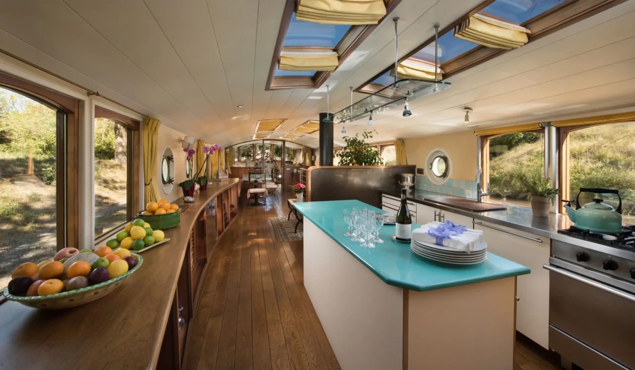 Roi Soleil: A Radiant Cruise Through the Canal du Midi’s Timeless Scenery