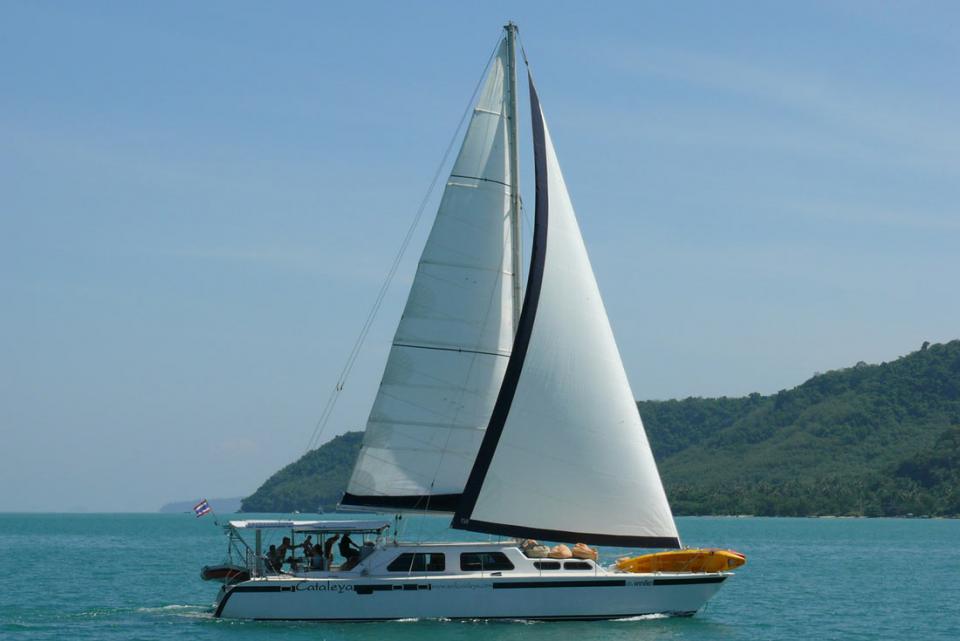 Sail Phuket to Ko Phi Phi