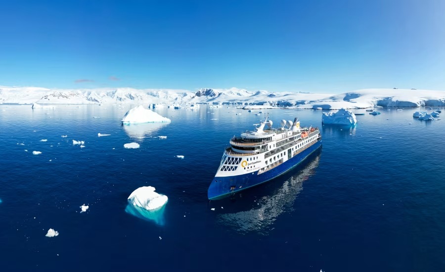 Antarctic Explorer: Discovering the 7th Continent