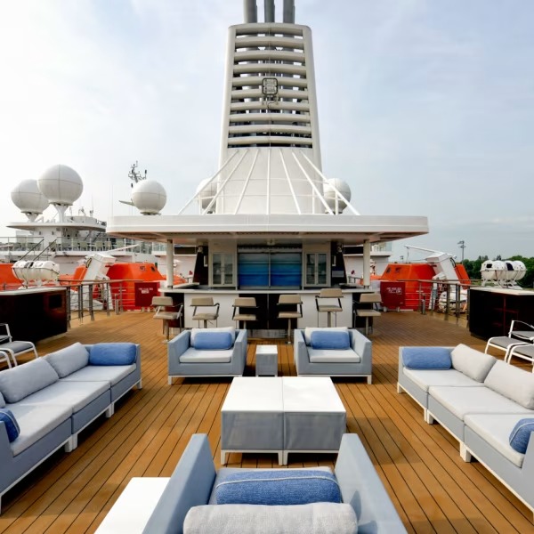 Antarctic Express: Crossing the Circle