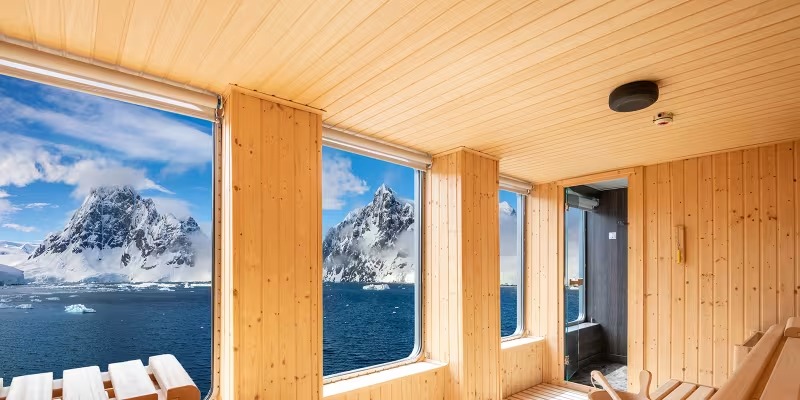 Antarctic Express: Fly the Drake
