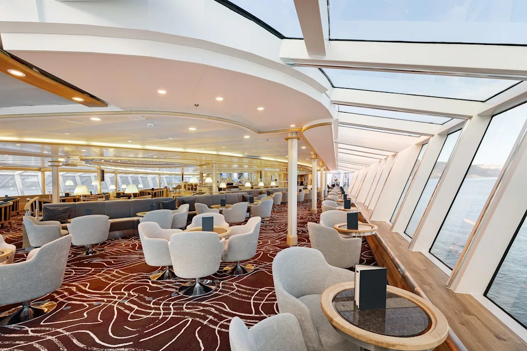 Circumnavigating Svalbard - The Ultimate Expedition