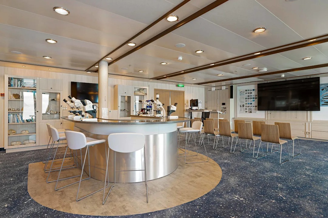 Circumnavigating Svalbard - The Ultimate Expedition