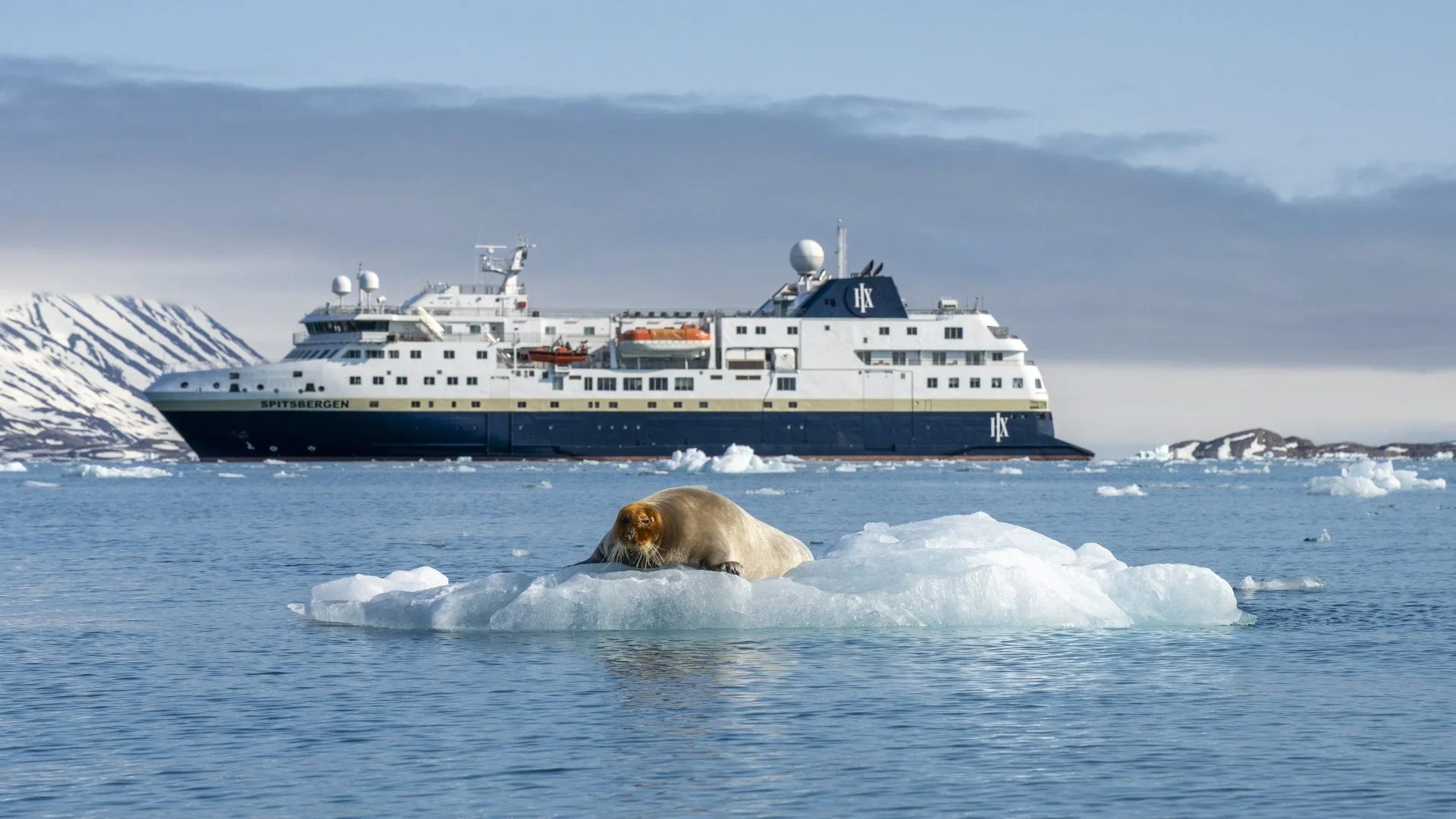 Circumnavigating Svalbard: The Ultimate Expedition | With extended stay in Longyearbyen