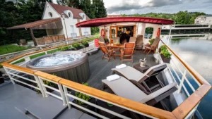 Prospérité: A Sophisticated Journey of Grandeur and Gastronomy in Burgundy
