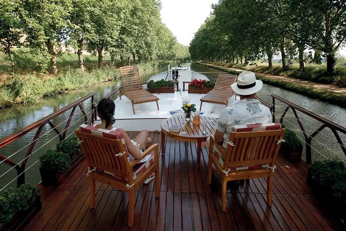 Open-air dining