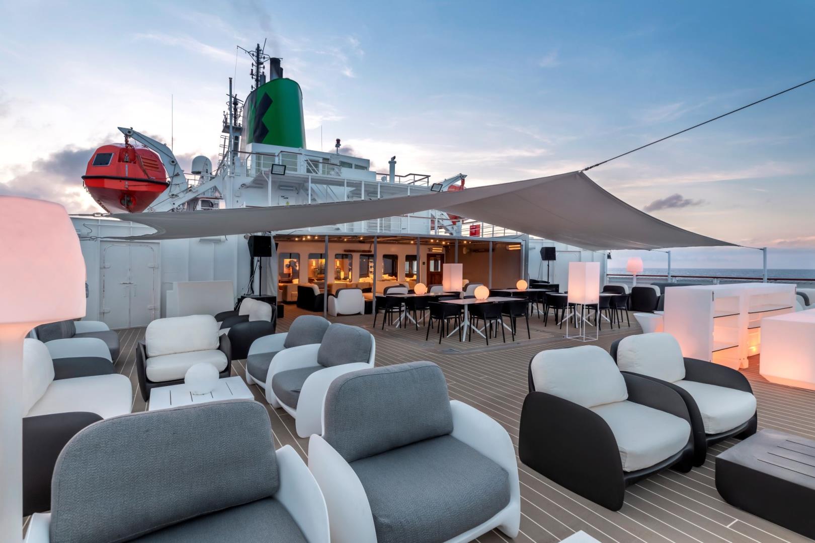 Echoes of the Deep - Whale Voyage aboard St Helena