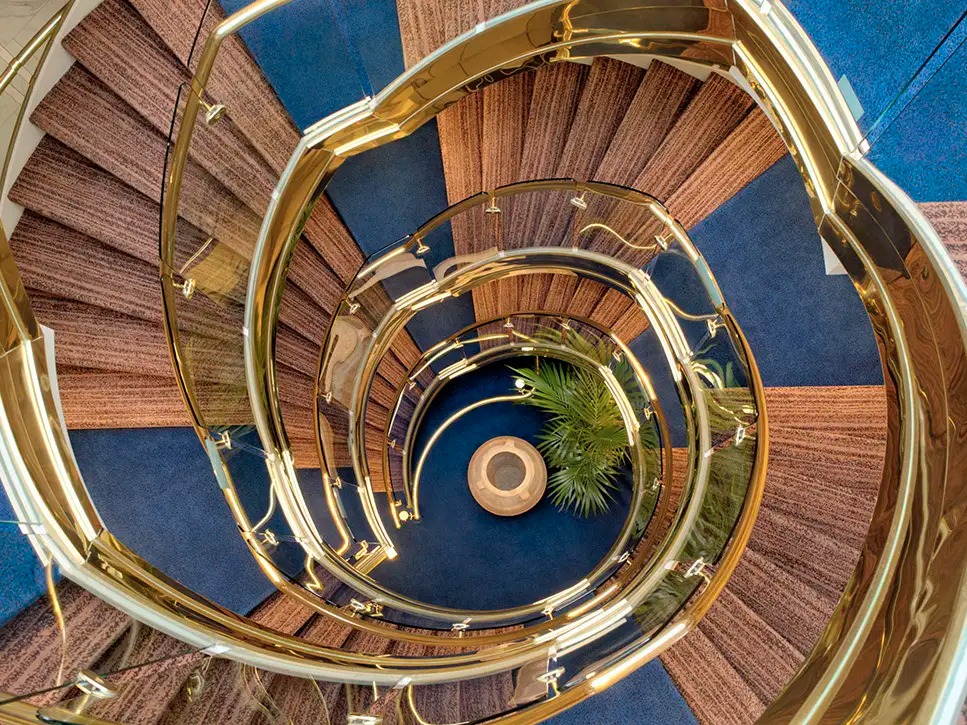 STAR COLLECTOR: IRISH CLIFFS, SCOTTISH CASTLES & NORWEGIAN FJORDS