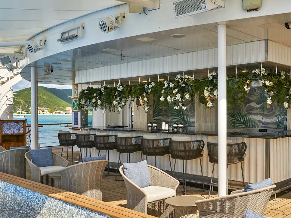 Pool Bar