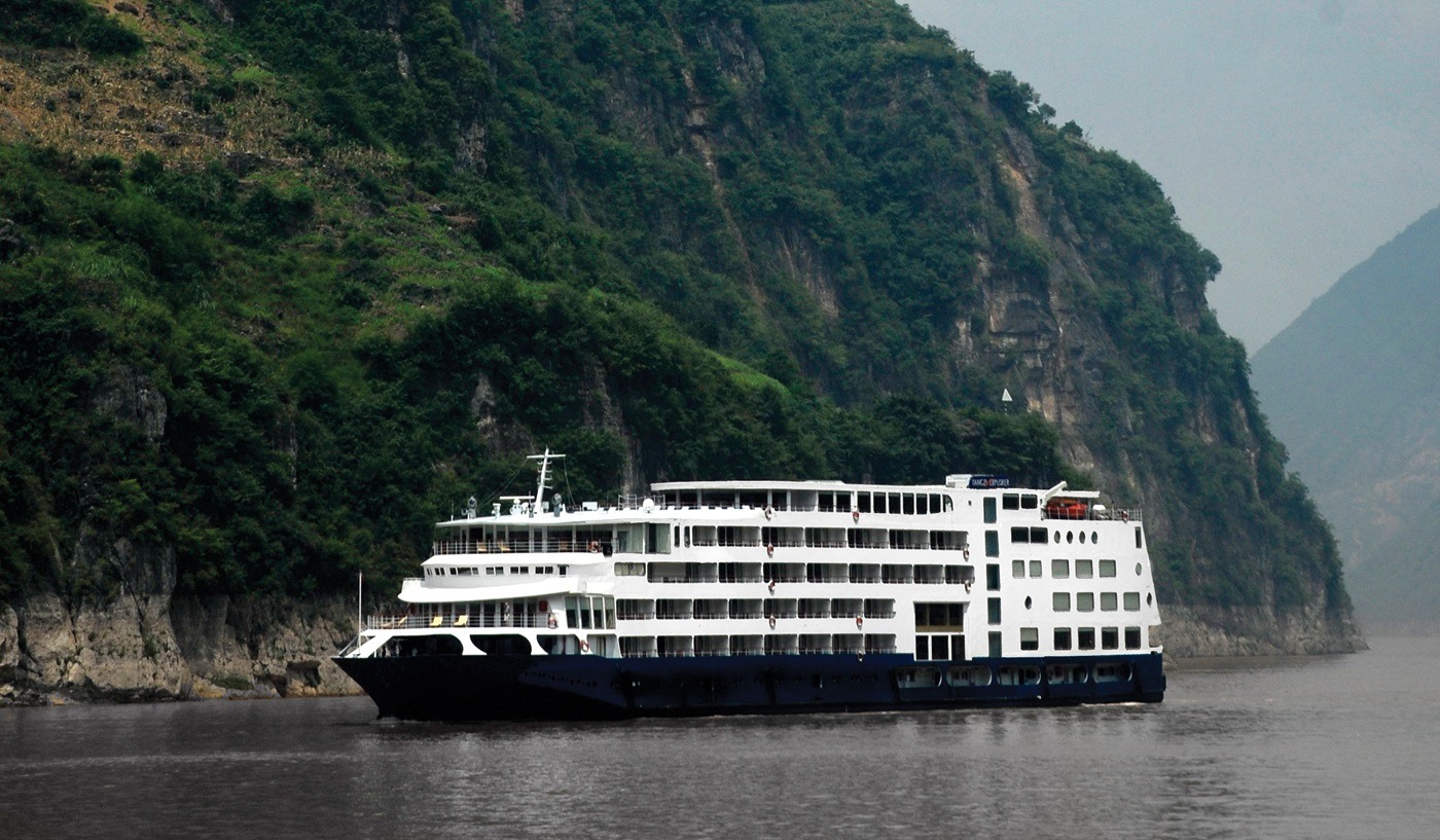 Yangtze Sampler Small Ship Cruise + Tour