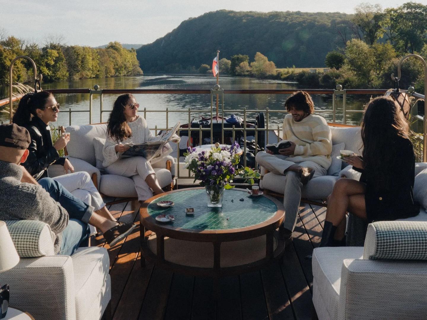 Coquelicot, A Belmond Boat – Champagne