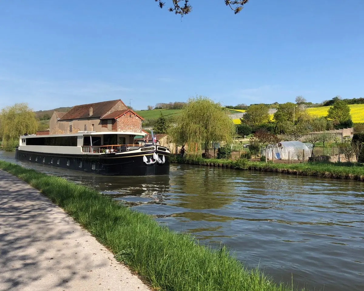 Grand Cru - Burgundy Canal