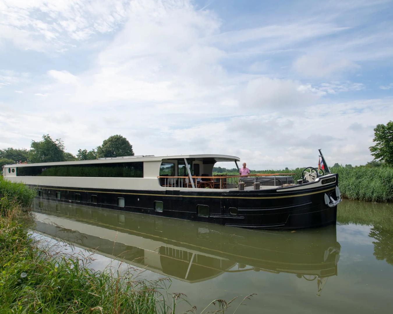 Grand Cru - Burgundy Canal