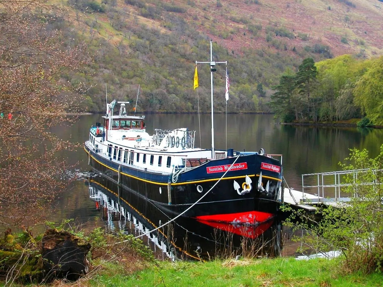 Scottish Highlander - Caledonian Canal & Loch Ness