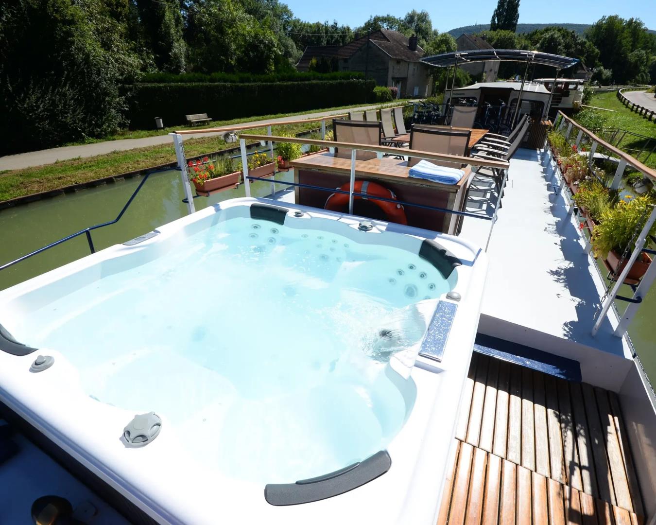 L'Impressionniste - Burgundy Canal