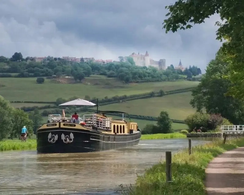 Rendez-Vous - Burgundy Canal