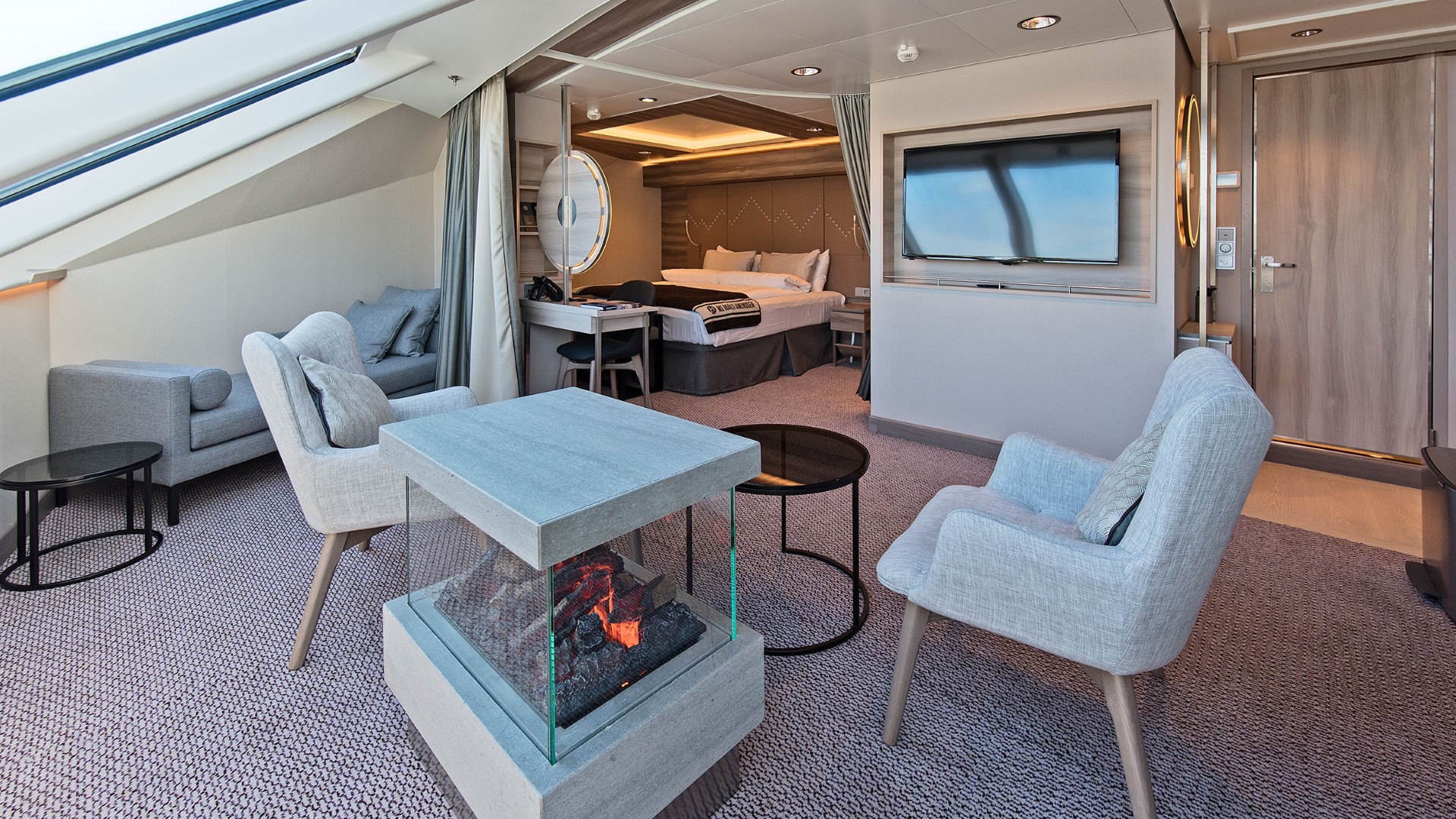 Expedition Suite Corner Suite