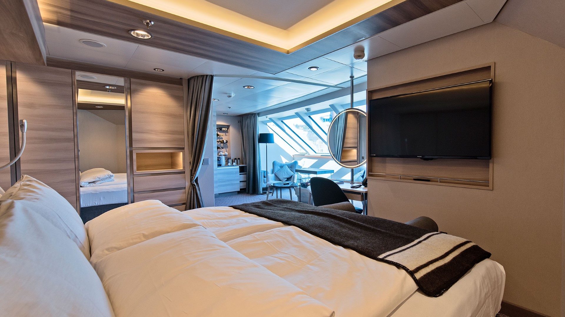 Expedition Suite Corner Suite