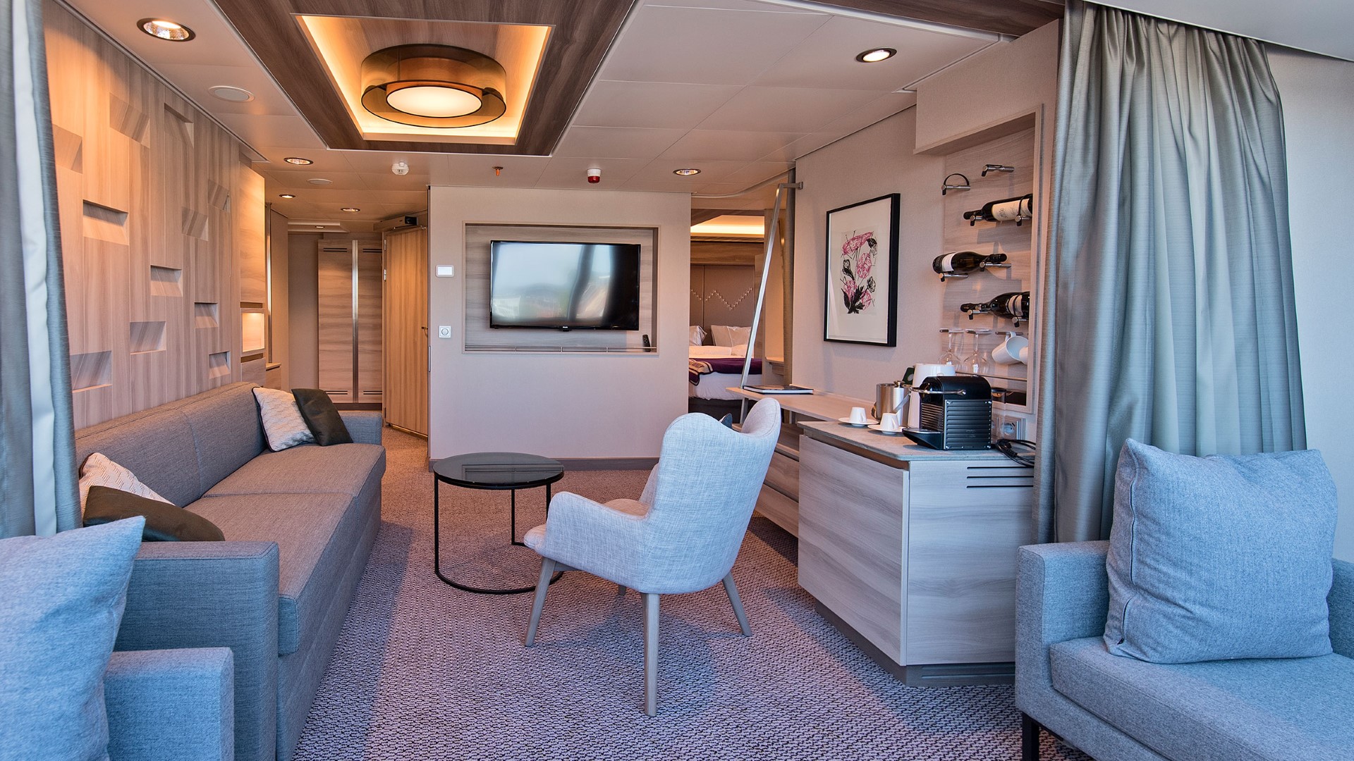 Expedition Suite Large Suite with Balcony