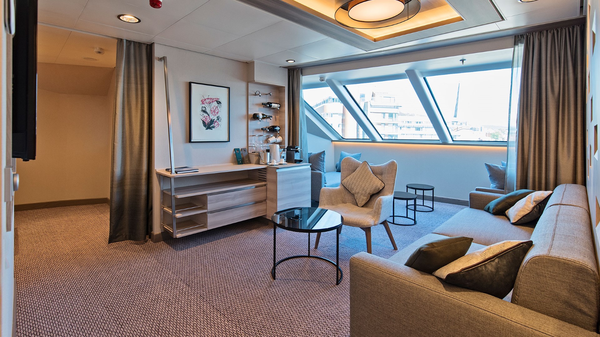 Expedition Suite Large Suite with Balcony